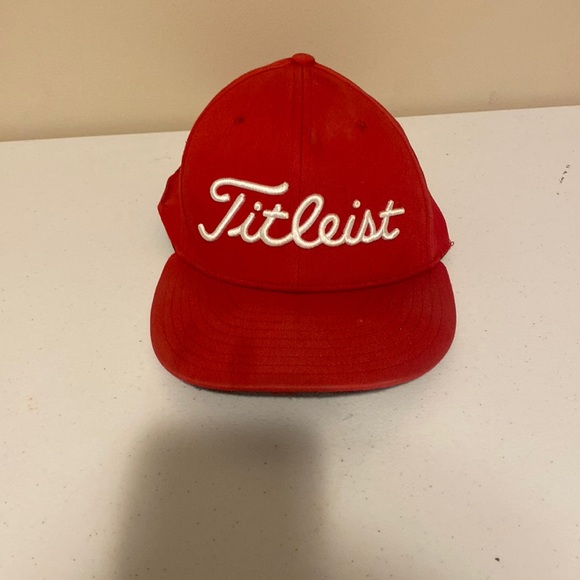 Titleist Flex Fit Golf Hat - Picture 1 of 3
